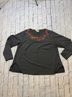 Savanna Jane embroidered top